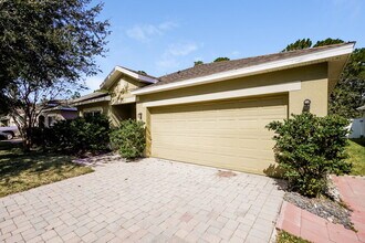 7211 Wakeview Dr in Davenport, FL - Building Photo - Building Photo