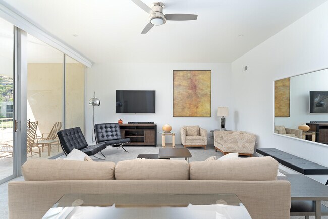 483 Desert Lakes Dr in Palm Springs, CA - Foto de edificio - Building Photo