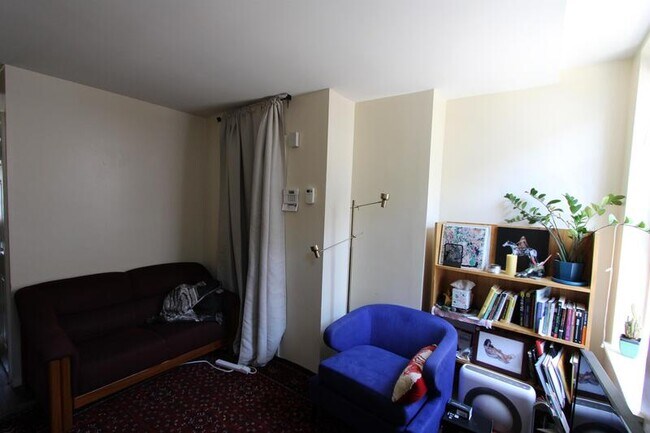 2316 Hunter St photo'