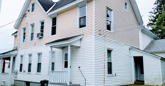 103 Pearl St in Johnstown, NY - Building Photo