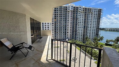 18181 NE 31st Ct, Unit 1009 in Aventura, FL - Building Photo - Building Photo
