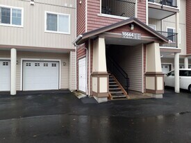 10664 NE Holly St, Unit #102 in Hillsboro, OR - Building Photo
