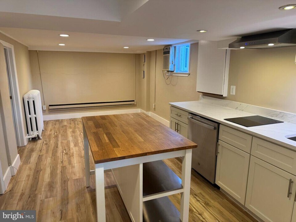 4703 Erie St in College Park, MD - Building Photo