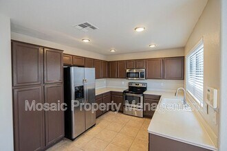 1722 E Barbarita Ave in Gilbert, AZ - Building Photo - Building Photo