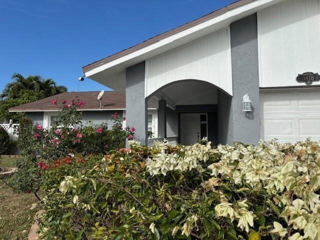 1418 Westchester Dr N, Unit 2-311 in West Palm Beach, FL - Building Photo