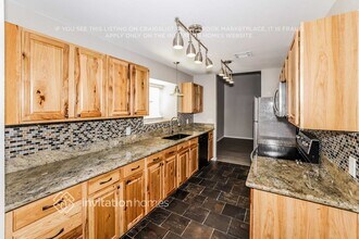 7125 W Laurel Ln in Peoria, AZ - Foto de edificio - Building Photo