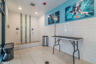 Huntington Breakers in Huntington Beach, CA - Foto de edificio - Building Photo