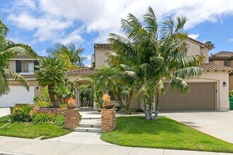 2941 Avenida Castana in Carlsbad, CA - Foto de edificio - Building Photo
