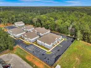 12088 Lamey Brg Rd, Unit 3 in D'Iberville, MS - Foto de edificio - Building Photo