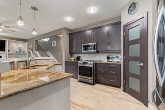 354 Discovery Ridge Way SW in Calgary, AB - Building Photo - Building Photo