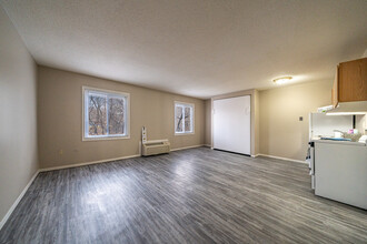 Woods + Meadow Apartments in Peoria, IL - Foto de edificio - Interior Photo