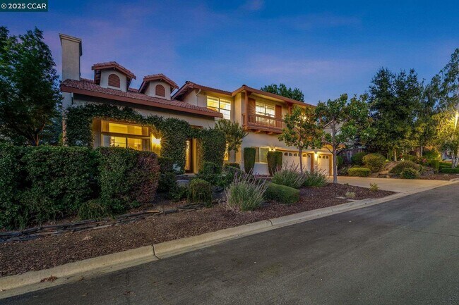 1105 Peacock Creek Dr in Clayton, CA - Building Photo - Building Photo