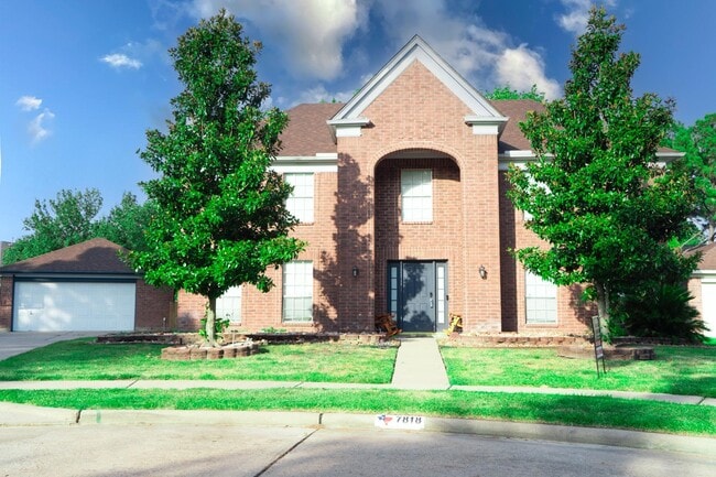 property at 7818 Clover Knoll Ct