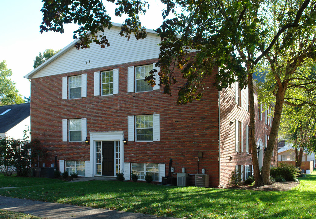 500 49th St in Charleston, WV - Building Photo