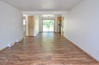 825 Smits St in De Pere, WI - Building Photo - Building Photo