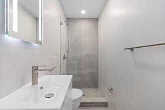 1571 Beacon St, Unit 2 in Brookline, MA - Building Photo - Building Photo