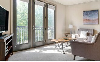 1100 Ashwood Pkwy in Atlanta, GA - Building Photo