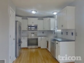 10201 N Lewis Ave in Kansas City, MO - Foto de edificio - Building Photo