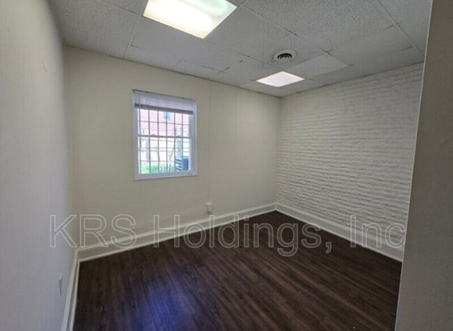 property at 908 W Broad St