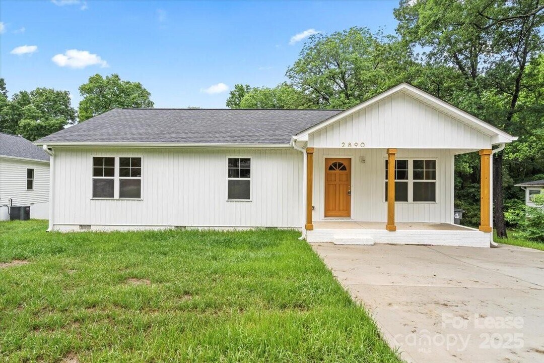 2890 Shady Ln Ave in Concord, NC - Building Photo