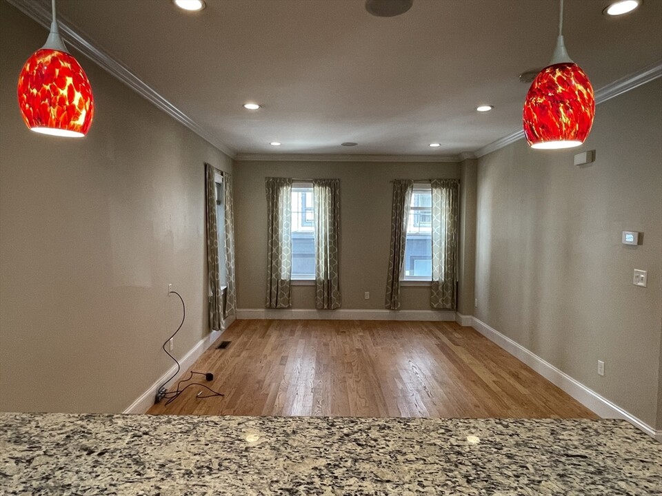 283 Gold St, Unit 1 in Boston, MA - Building Photo