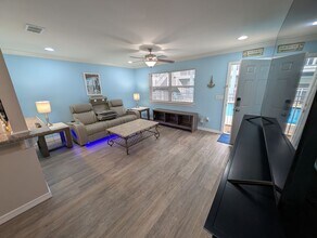 1282 Beach Blvd in Biloxi, MS - Foto de edificio - Building Photo