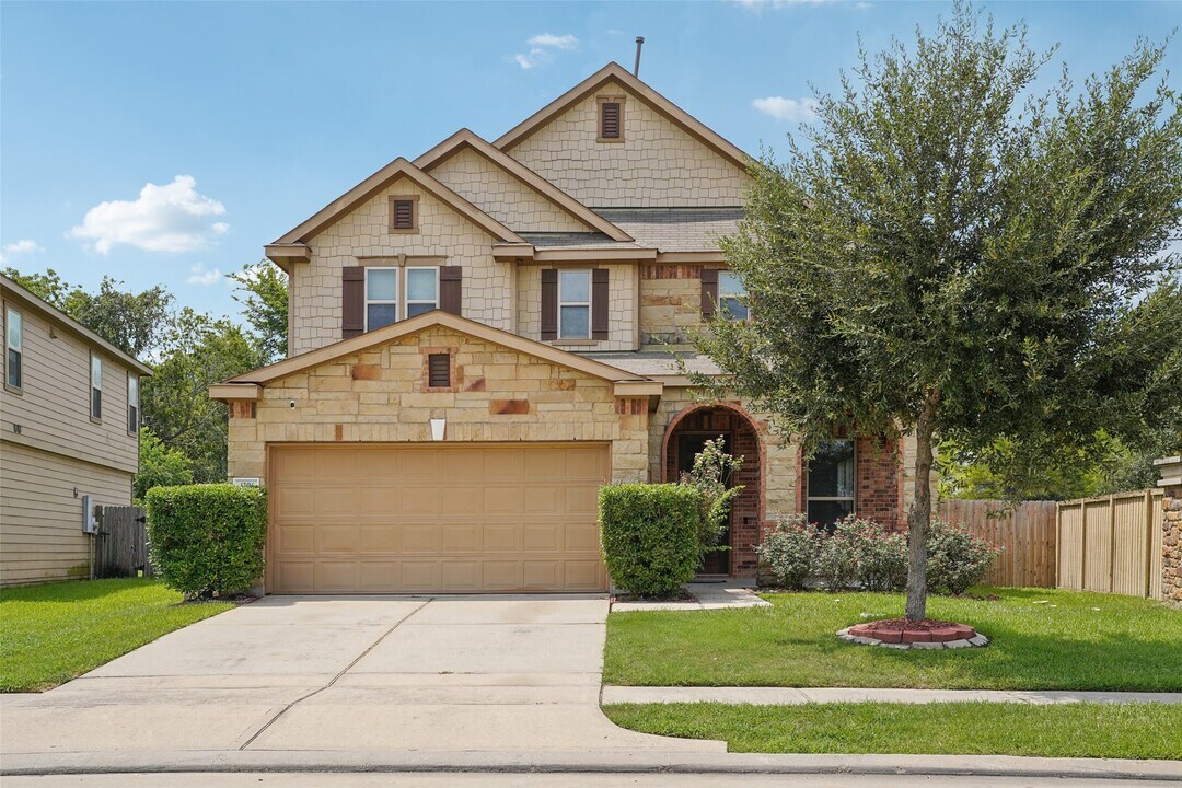 4306 Lake Cypress Cir in Houston, TX - Building Photo