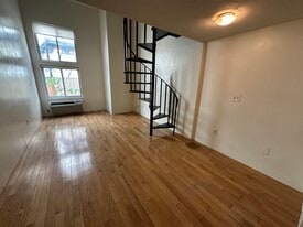 574 Dorchester Ave in Boston, MA - Building Photo