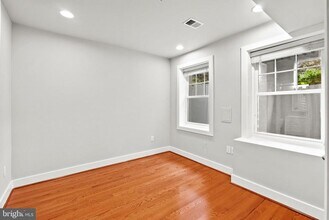 2616 Garfield St NW in Washington, DC - Building Photo - Building Photo