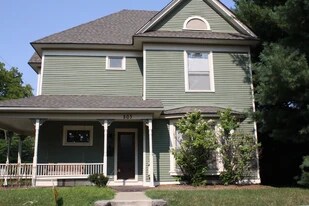 805 N Lincoln St in Bloomington, IN - Building Photo