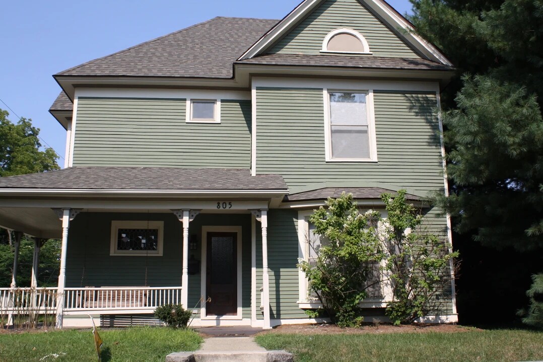 805 N Lincoln St in Bloomington, IN - Foto de edificio