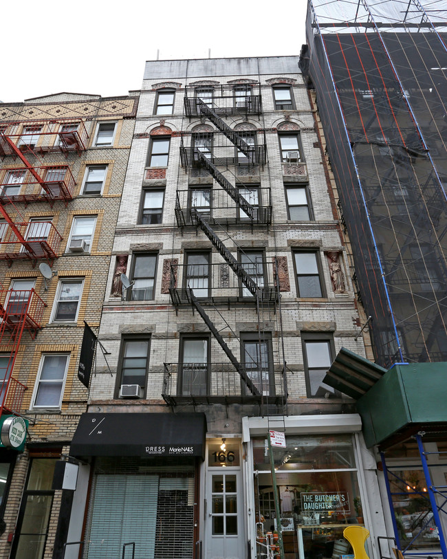 166 Elizabeth St in New York, NY - Foto de edificio - Building Photo