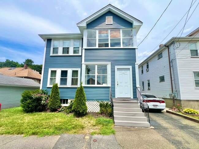 12 Gilbert Ct, Unit 12