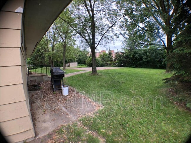 1909 S Stockman Rd in Mt. Pleasant, MI - Building Photo - Building Photo