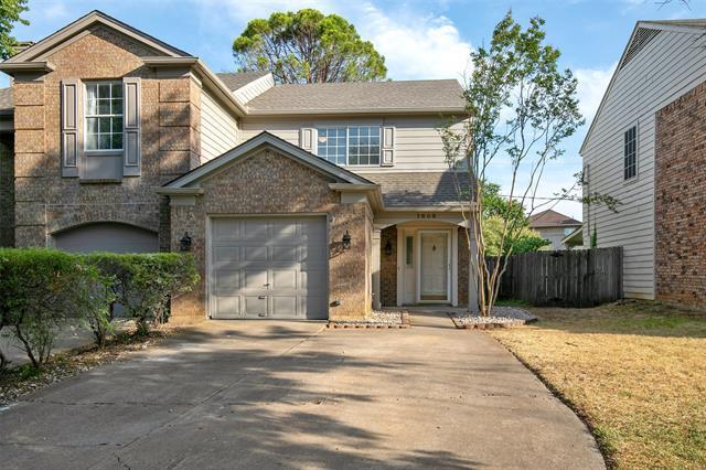 1608 Creek Bank Ln in Arlington, TX - Building Photo