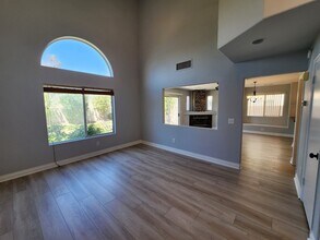 7400 Stoney Shore Dr in Las Vegas, NV - Building Photo - Building Photo