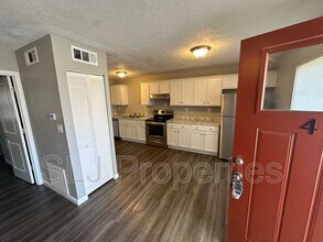 218 Watt St in Jeffersonville, IN - Building Photo - Building Photo