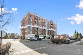 238 E Irving Park Rd in Wood Dale, IL - Foto de edificio - Building Photo