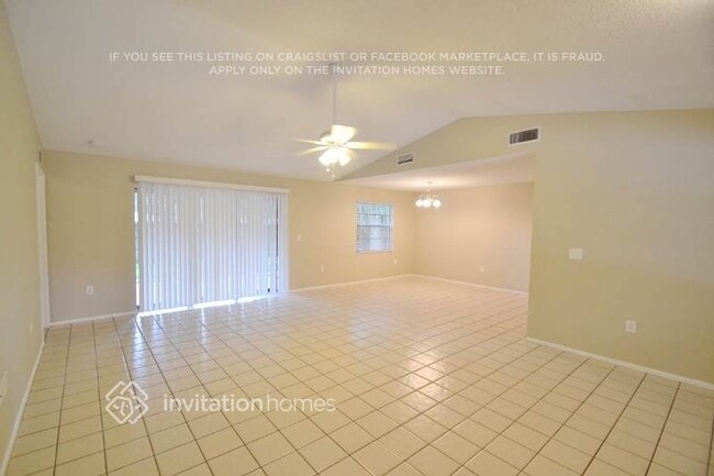 3240 Maiden Ln in Sarasota, FL - Foto de edificio - Building Photo