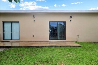 15730 SW 103rd Ave in Miami, FL - Building Photo - Building Photo