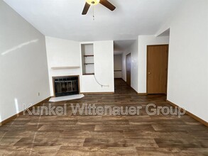 914 Terrace Ct in O'Fallon, IL - Foto de edificio - Building Photo