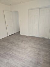 10210 S Main St, Unit 10210 S Main st in Los Angeles, CA - Building Photo - Building Photo