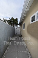 18750 Valerio St in Los Angeles, CA - Building Photo - Building Photo