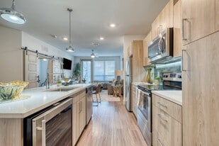 Infinity at the Rim in San Antonio, TX - Building Photo