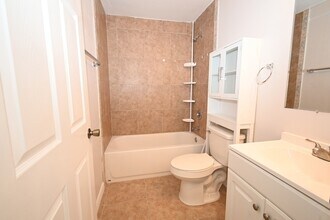 613 SE 14th St in Cape Coral, FL - Building Photo - Building Photo