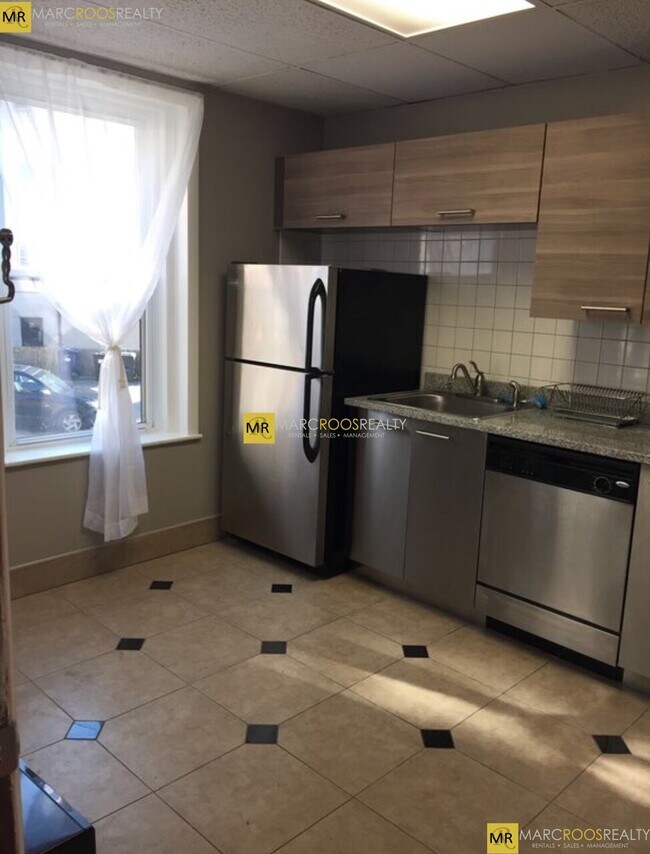1710 Commonwealth Ave, Unit 1 in Boston, MA - Building Photo - Building Photo