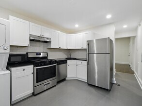 22 Grace St in Jersey City, NJ - Building Photo - Building Photo