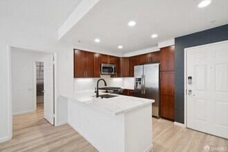 200 Caldecott Ln in Oakland, CA - Building Photo - Building Photo