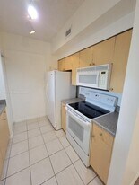 2160 E Preserve Way, Unit 202 in Miramar, FL - Building Photo