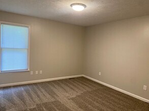 34 Commodore Cv in Jackson, TN - Building Photo - Building Photo